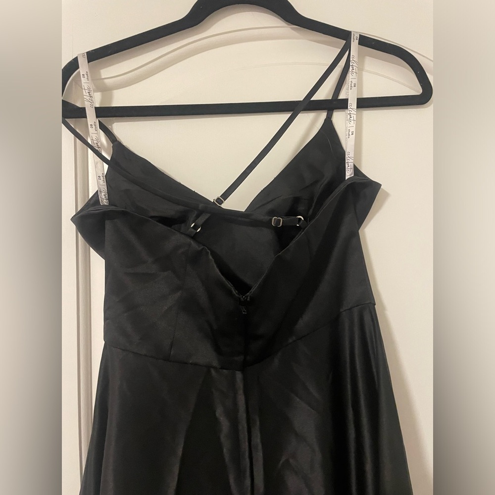Black V-Neck size small maxi dress with Pockets